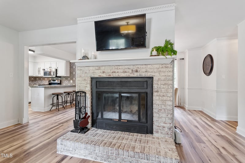 910 Balmoral Dr, Cary, NC 27511