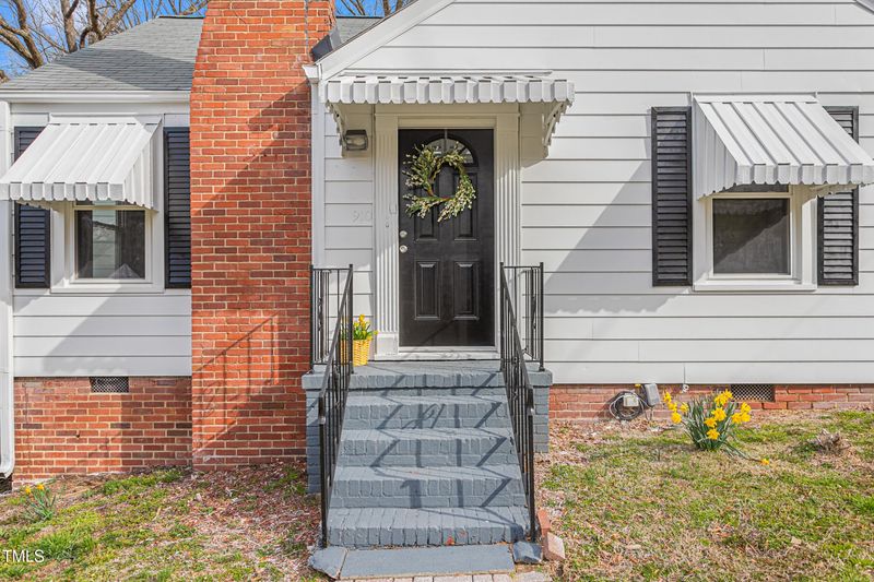 910 Bellvue St, Burlington, NC 27217