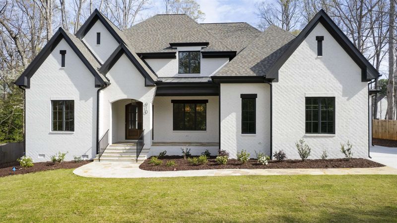 910 Collins Dr, Raleigh, NC 27609