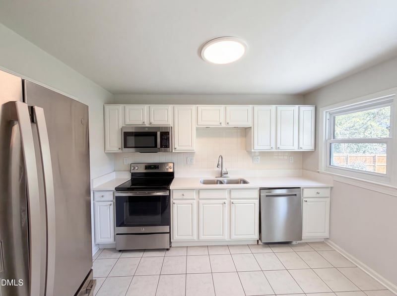 910 Devonport Dr, Raleigh, NC 27610