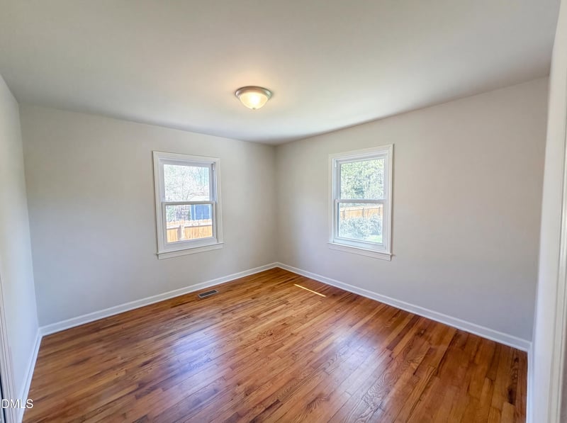 910 Devonport Dr, Raleigh, NC 27610