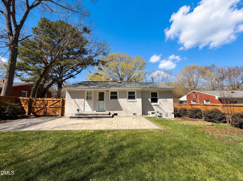 910 Devonport Dr, Raleigh, NC 27610