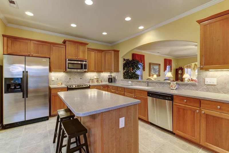 910 Footbridge Pl, Cary, NC 27519