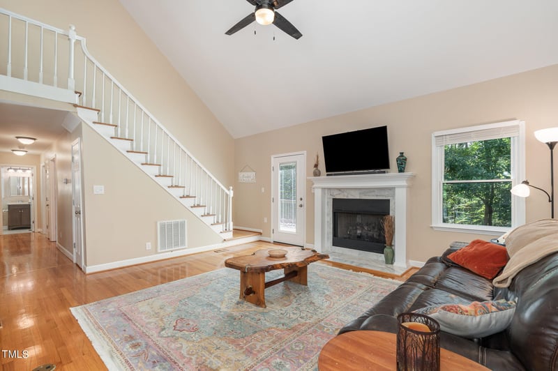 910 Harward Ln, Chapel Hill, NC 27516