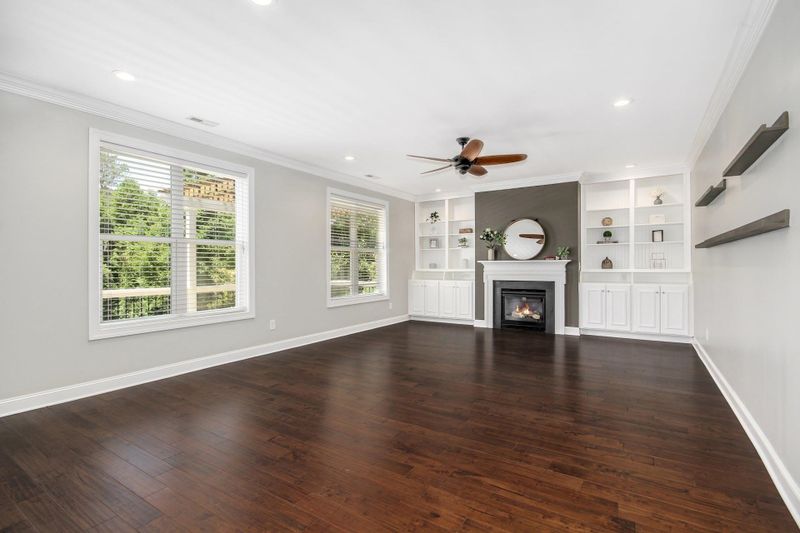 910 Minerva Dale Dr, Fuquay Varina, NC 27526