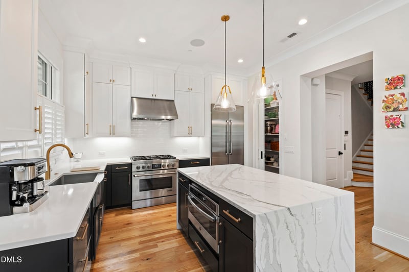 910 Oberlin Rd #101, Raleigh, NC 27605