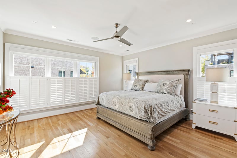 910 Oberlin Rd #101, Raleigh, NC 27605