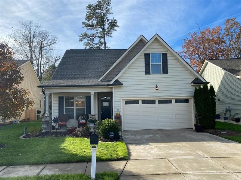 910 Palm Ct, Mebane, NC 27302