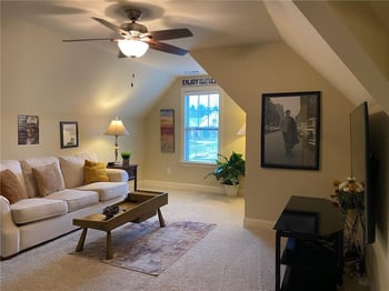 910 Palm Ct, Mebane, NC 27302