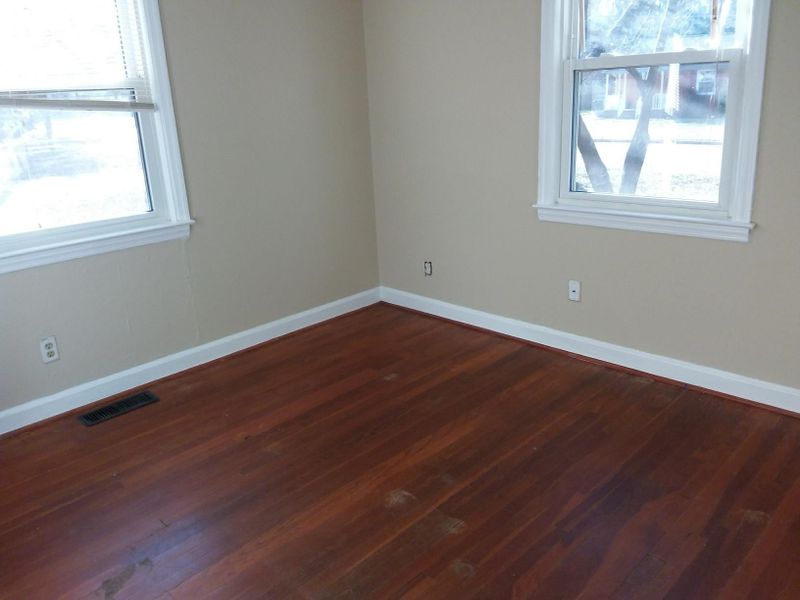 910 Powell Dr, Garner, NC 27529