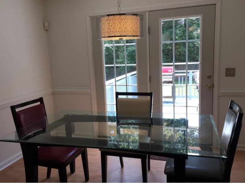 910 S Ridge Rd, Burlington, NC 27217