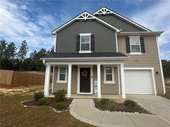 910 Sapphire Stone Ln, Hope Mills, NC 28348
