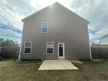 910 Sapphire Stone Ln, Hope Mills, NC 28348