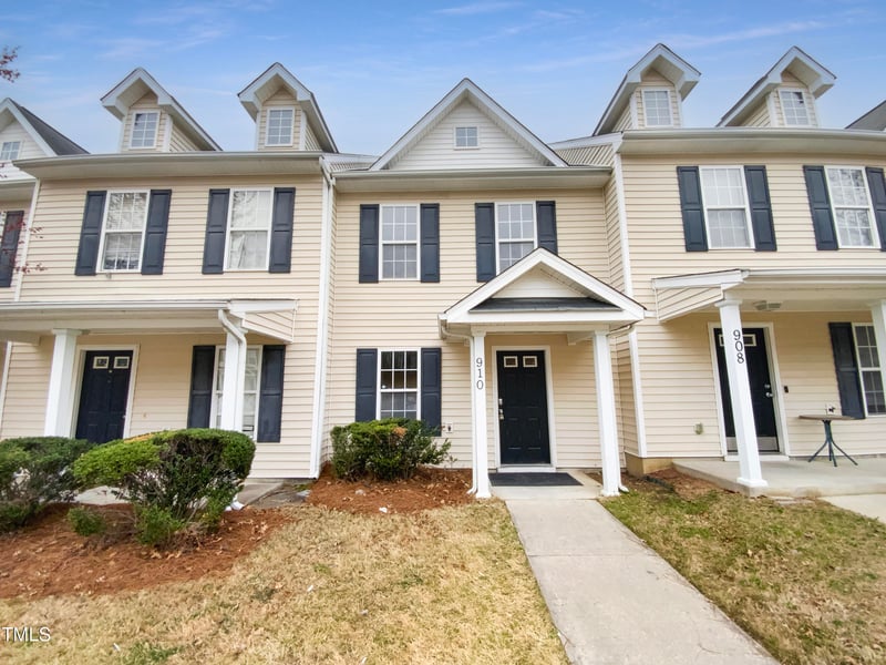 910 Savin Ldg, Knightdale, NC 27545