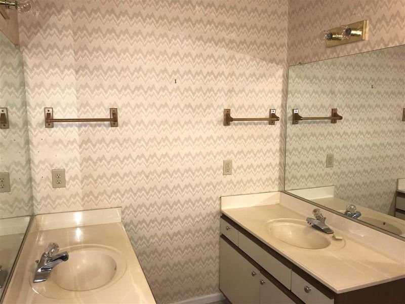 910 Springfork Dr #910, Cary, NC 27513