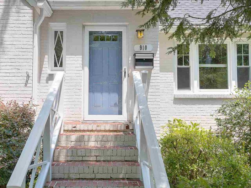 910 Urban Ave, Durham, NC 27701