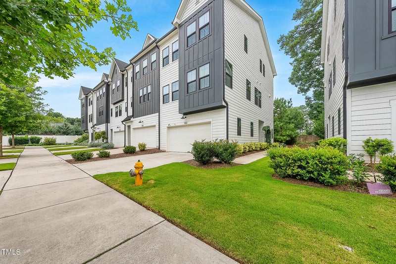 910 Waterside View Dr, Raleigh, NC 27606