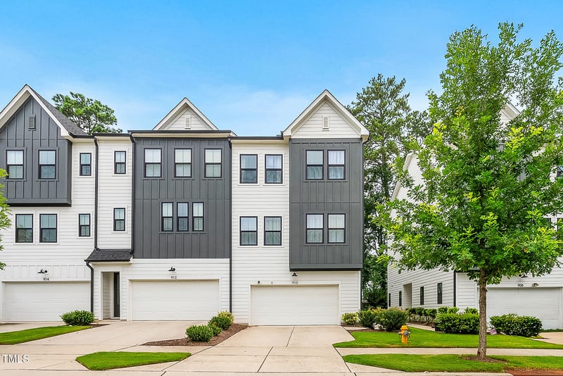 910 Waterside View Dr, Raleigh, NC 27606