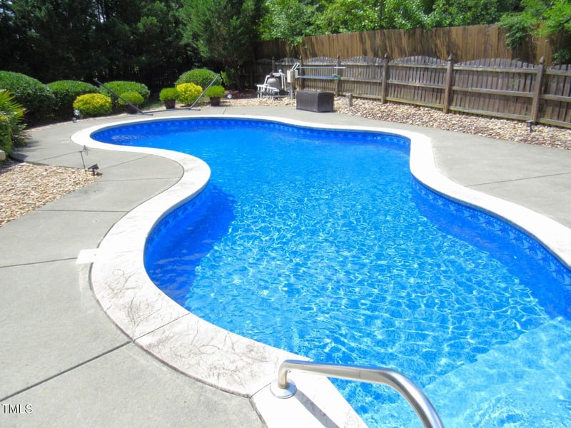 910 Woodland Rd, Creedmoor, NC 27522