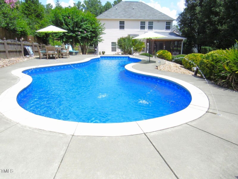 910 Woodland Rd, Creedmoor, NC 27522