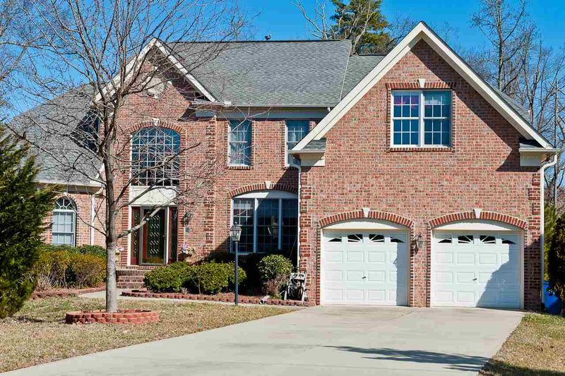 9100 Fawn Hill Ct, Raleigh, NC 27617