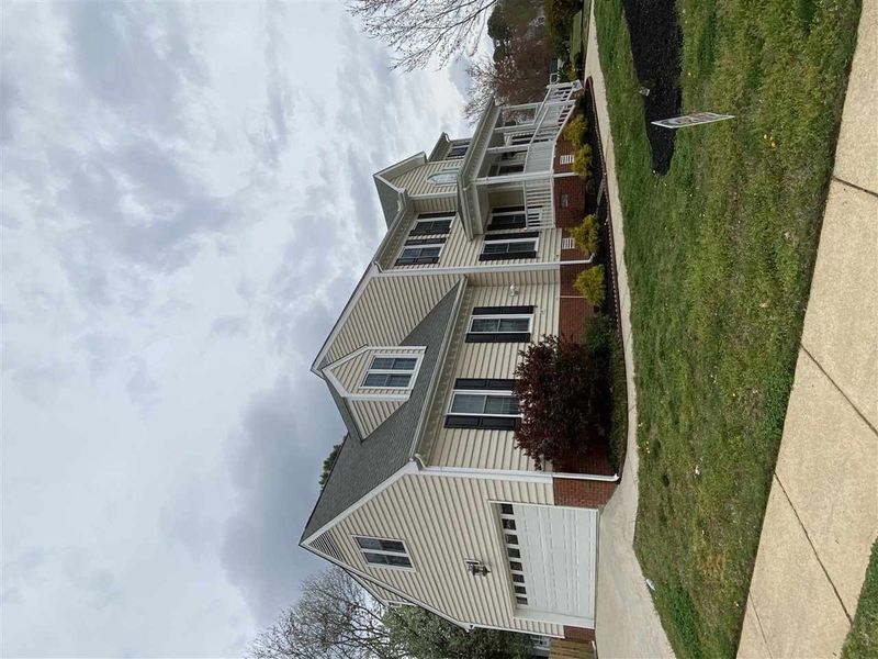 9101 Dawnshire Rd, Raleigh, NC 27615