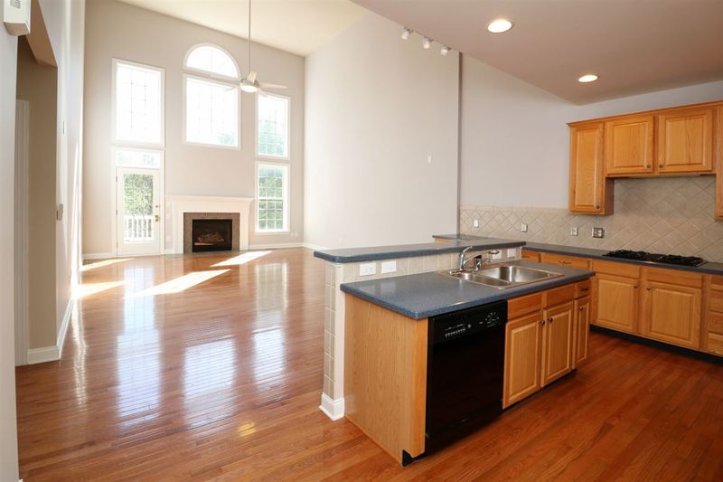 9102 White Eagle Ct, Raleigh, NC 27617