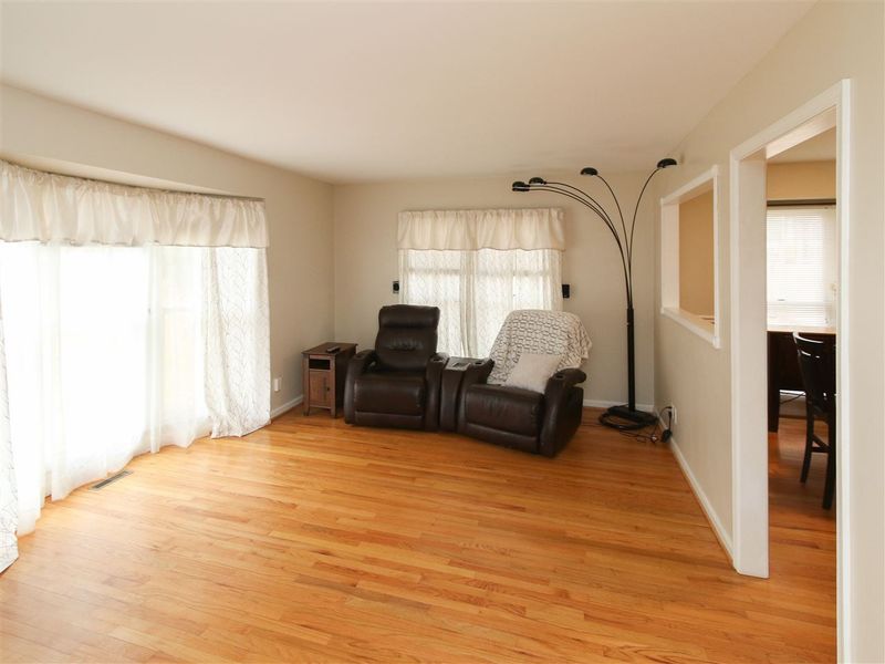 9106 Laurel Springs Dr, Chapel Hill, NC 27516