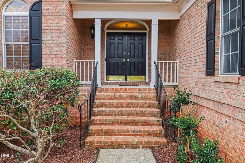 9109 Club Hill Dr, Raleigh, NC 27617