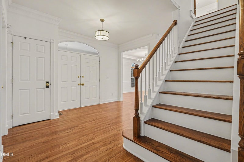 9109 Club Hill Dr, Raleigh, NC 27617