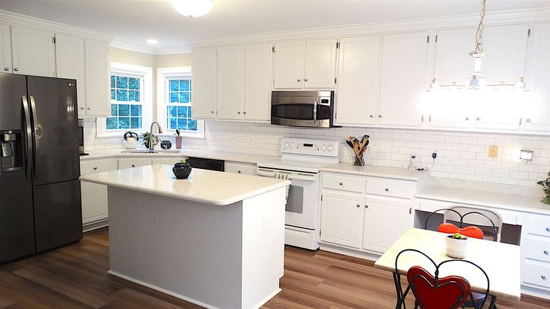 9109 Deershire Ct, Raleigh, NC 27615
