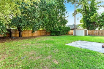 911 Alexwood Dr, Hope Mills, NC 28348