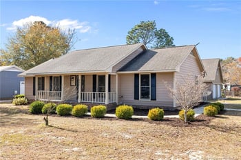 911 Axis Cir, Hope Mills, NC 28348