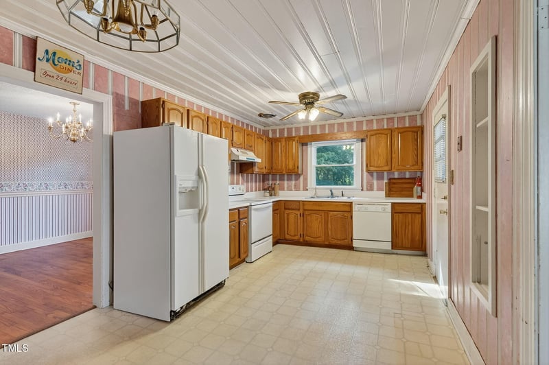 911 Crescent Dr, Smithfield, NC 27577