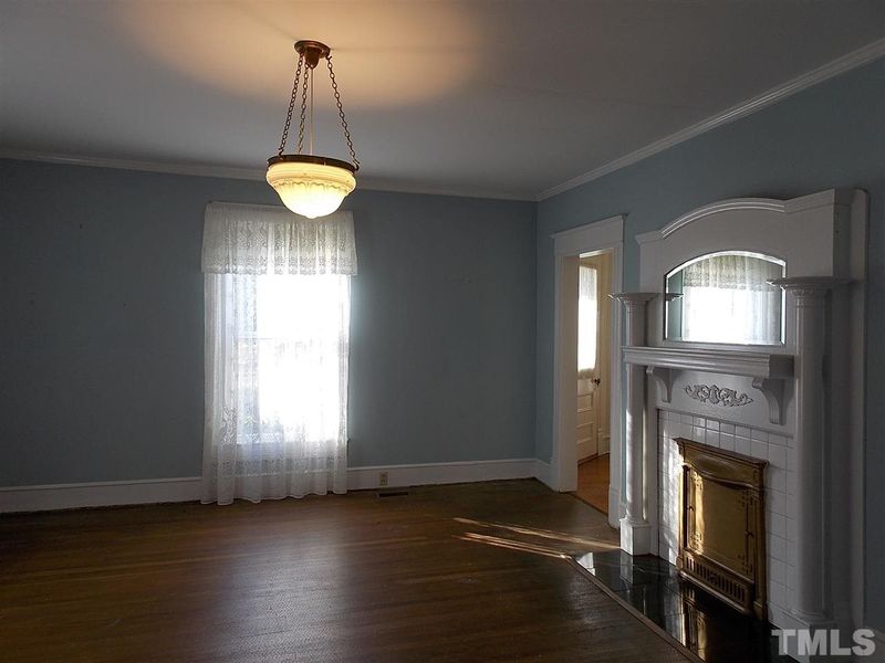 911 W Davis St, Burlington, NC 27215
