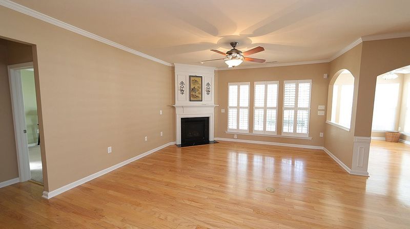 911 Footbridge Pl, Cary, NC 27519
