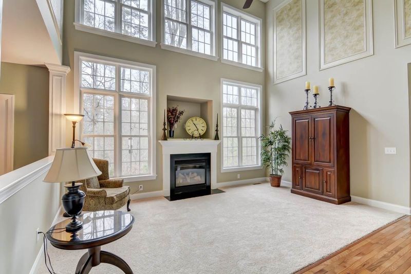 911 Grogans Mill Dr, Cary, NC 27519