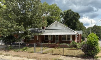 911 Henderson Ave, Fayetteville, NC 28301