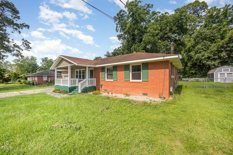911 Hicks Ave, Fayetteville, NC 28304