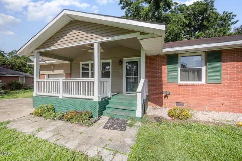 911 Hicks Ave, Fayetteville, NC 28304