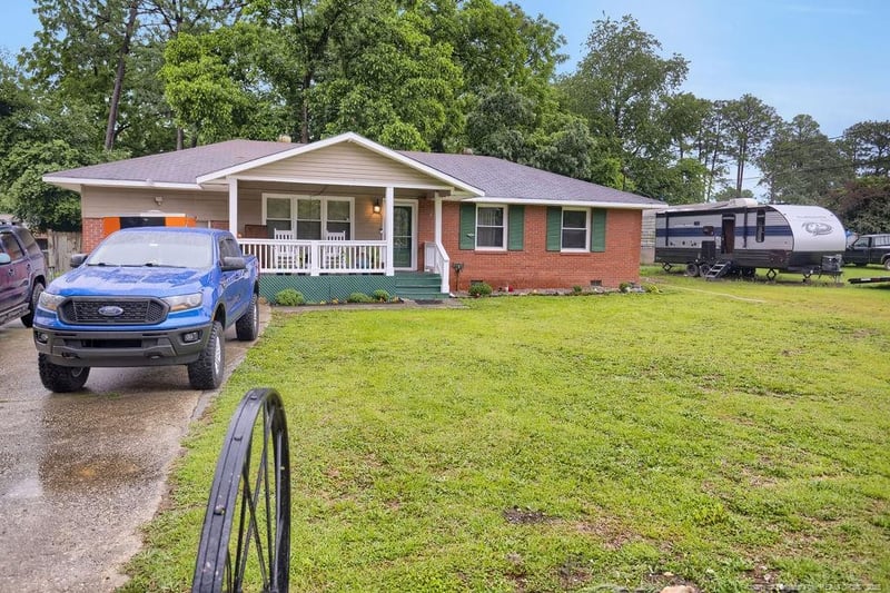 911 Hicks Ave, Fayetteville, NC 28304