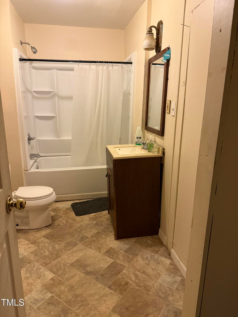 911 Holloway St, Durham, NC 27701