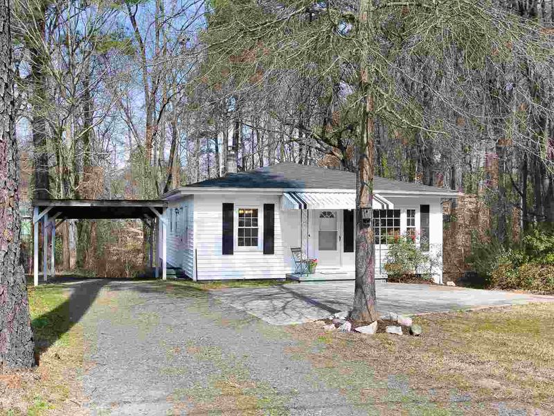 911 Medina St, Durham, NC 27707