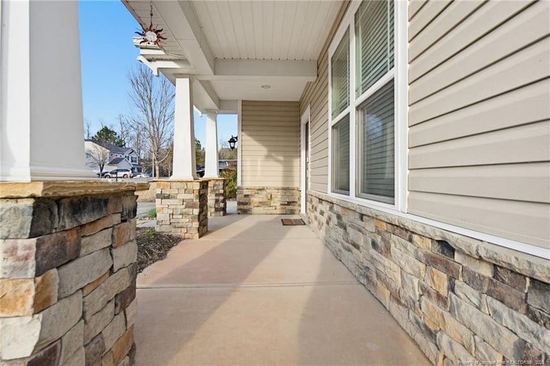 911 Merchants Ct, Sanford, NC 27330