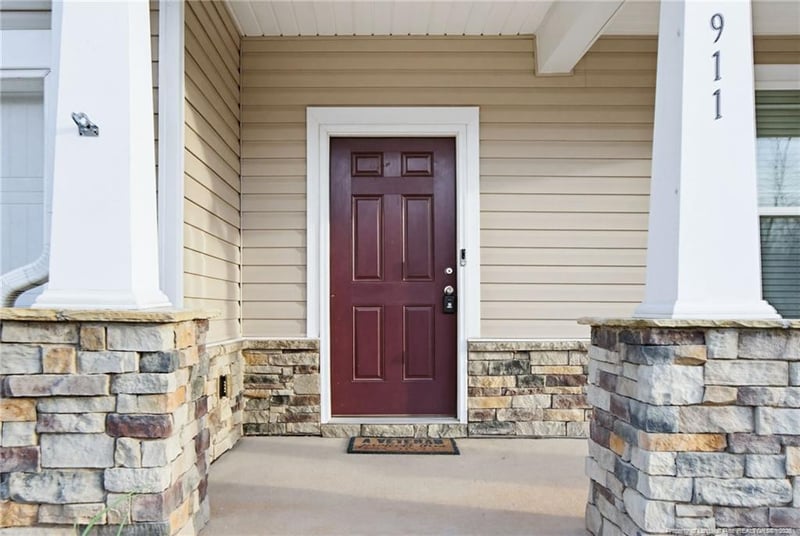 911 Merchants Ct, Sanford, NC 27330