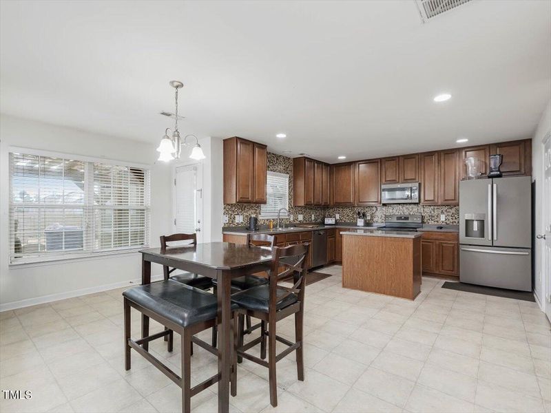 911 Red Oak Tree Dr, Fuquay Varina, NC 27526