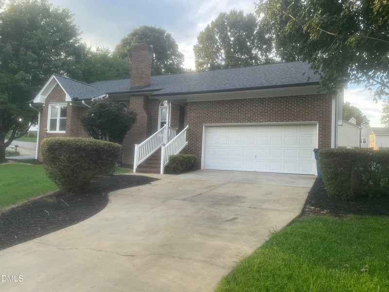 911 S Ridge Rd, Burlington, NC 27217