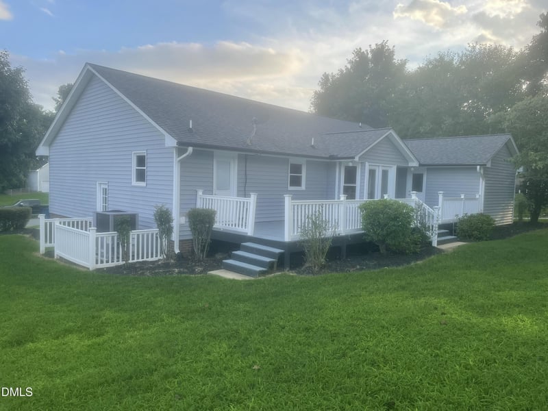911 S Ridge Rd, Burlington, NC 27217