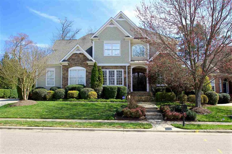 911 Strathorn Dr, Cary, NC 27519