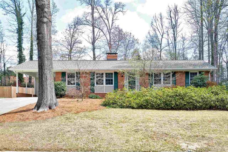 911 Tanglewood Dr, Cary, NC 27511